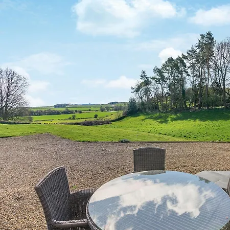 The Cedars 1 - Uk46777 Holiday home *